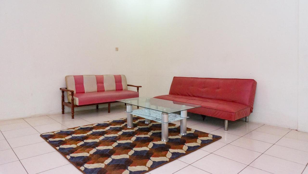 Hotel Reddoorz Near Sentani Airport Jayapura Exterior foto