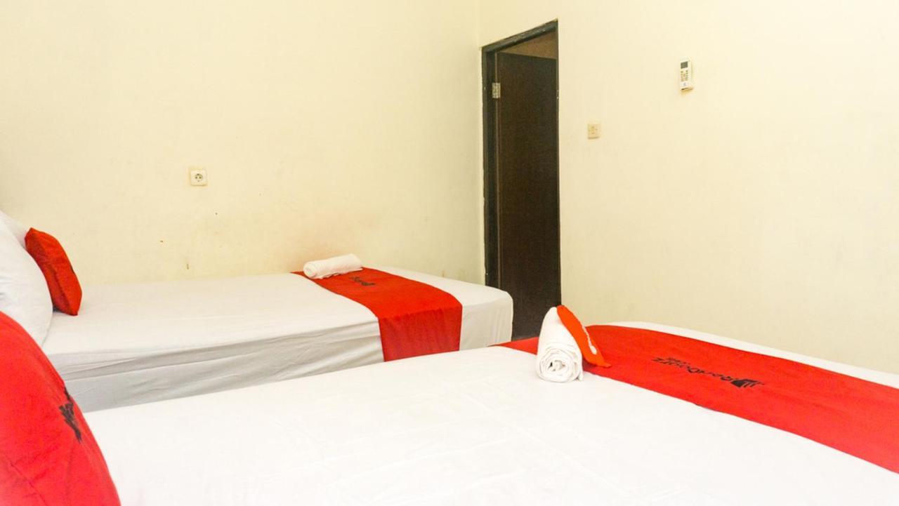 Hotel Reddoorz Near Sentani Airport Jayapura Exterior foto